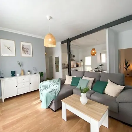 Apartment Bright Flat Rosaleda